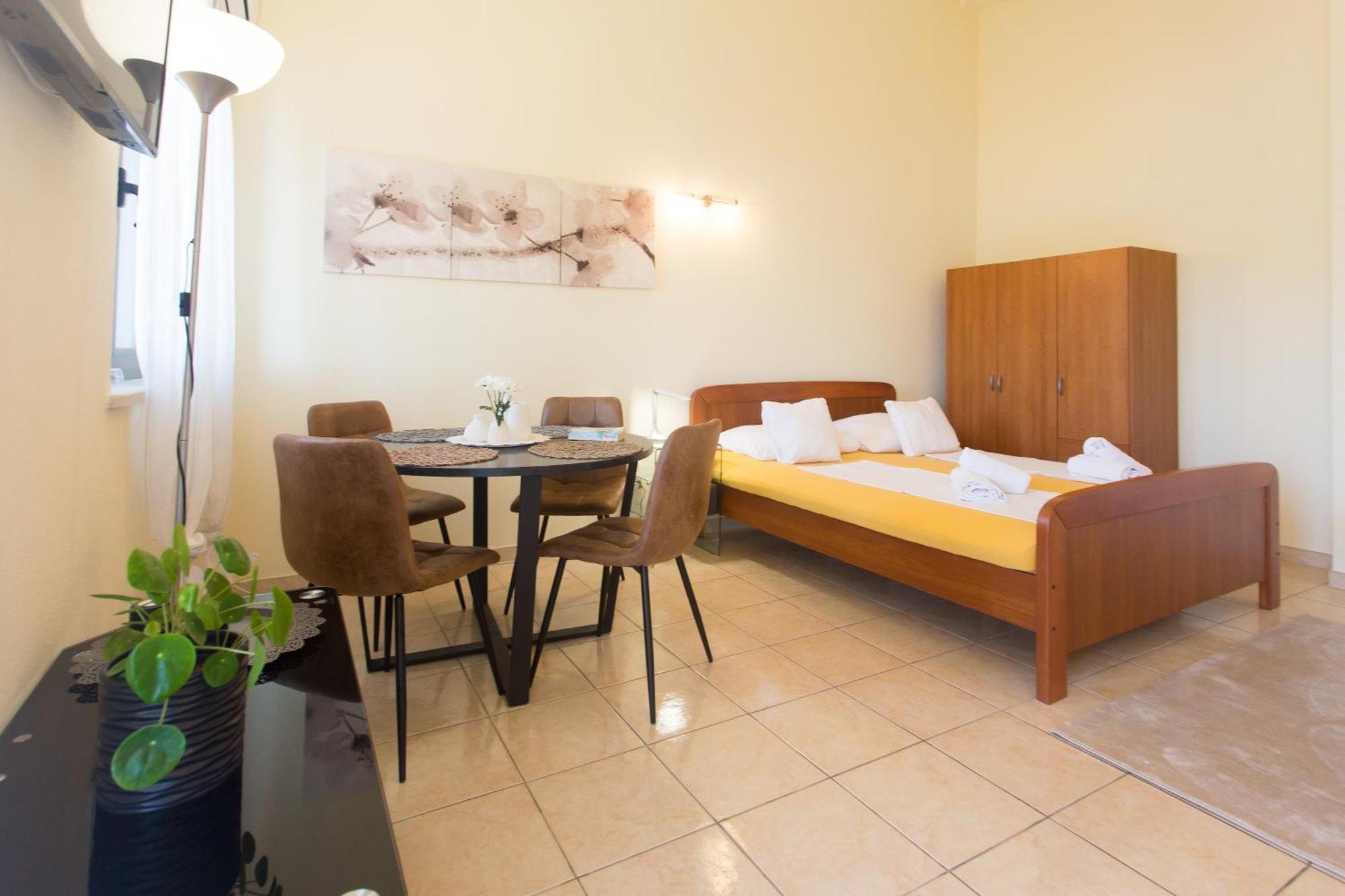 Apartmani Stanic Seget Vranjica Oda fotoğraf