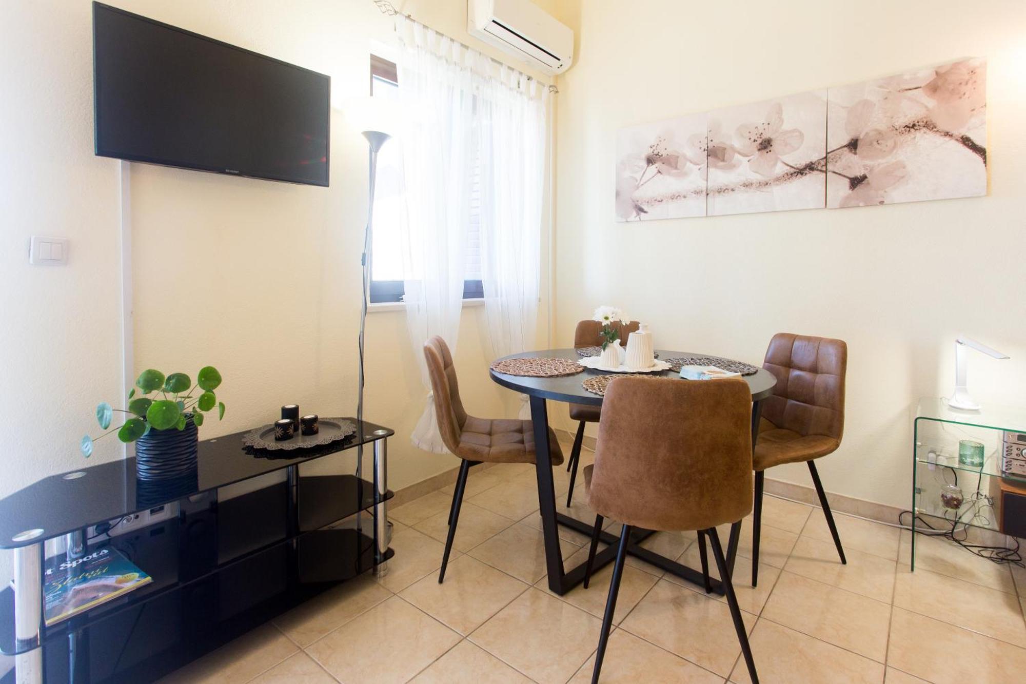 Apartmani Stanic Seget Vranjica Oda fotoğraf